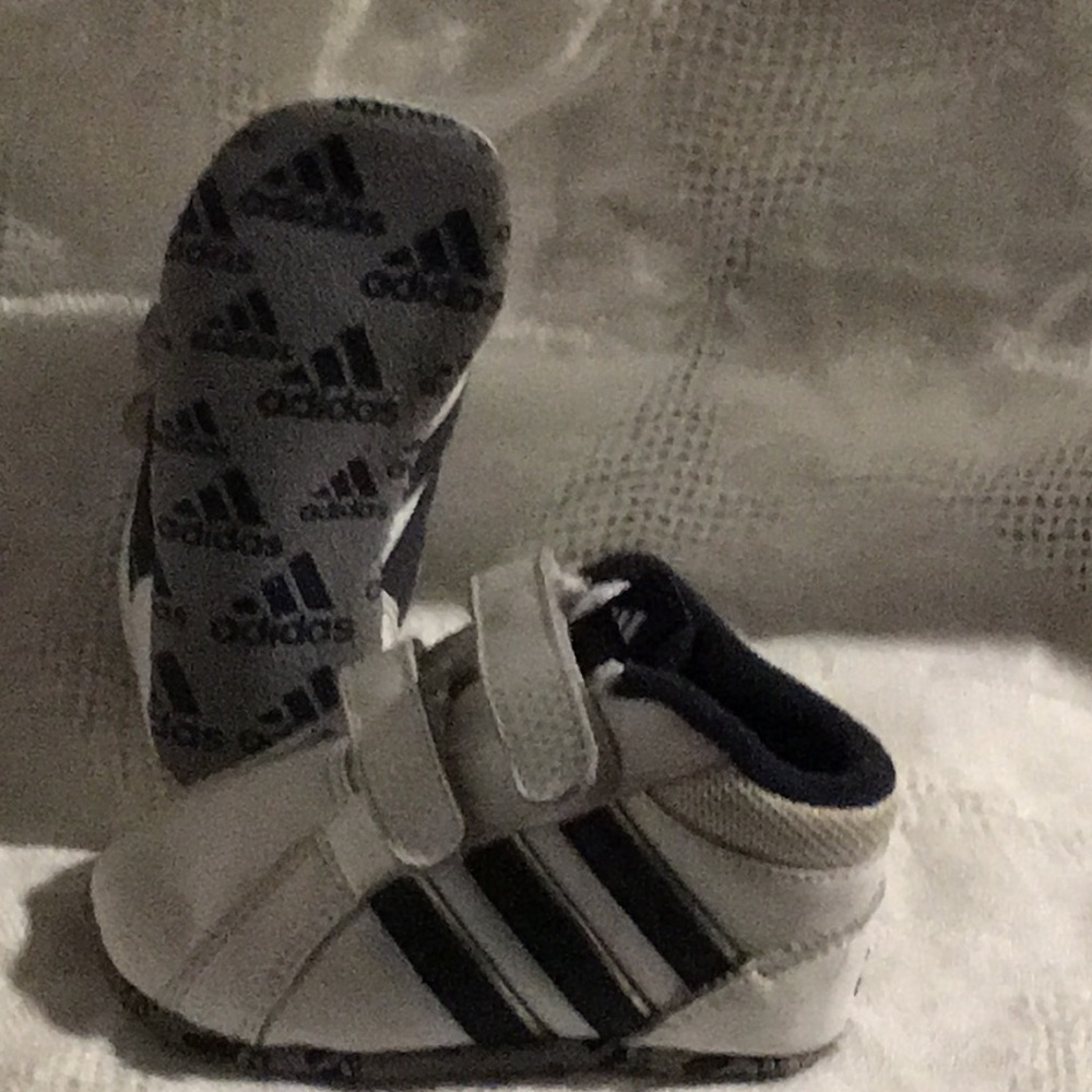 EUC Baby adidas size 2 so cute!!!!
